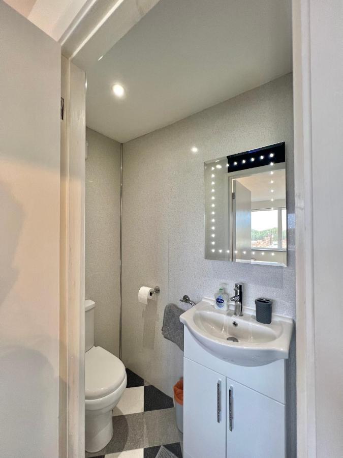 Beach Front Apartment With Free Parking, St Annes Lytham St Annes Ngoại thất bức ảnh