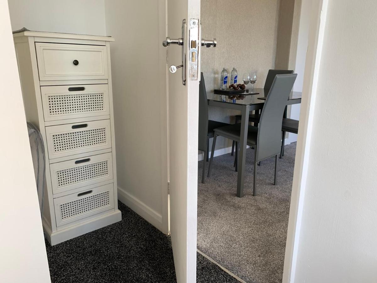Beach Front Apartment With Free Parking, St Annes Lytham St Annes Ngoại thất bức ảnh